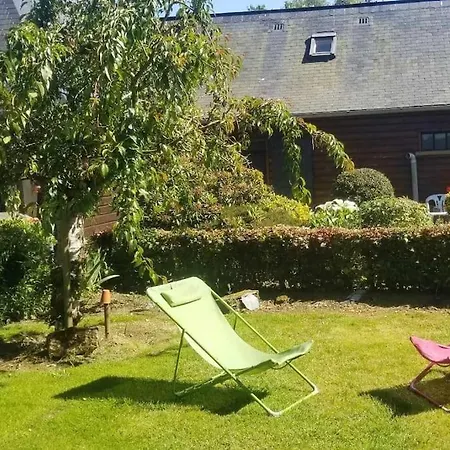 Semesterbostad Maison Typique Normande- Le Du Bleu Illeville-sur-Montfort